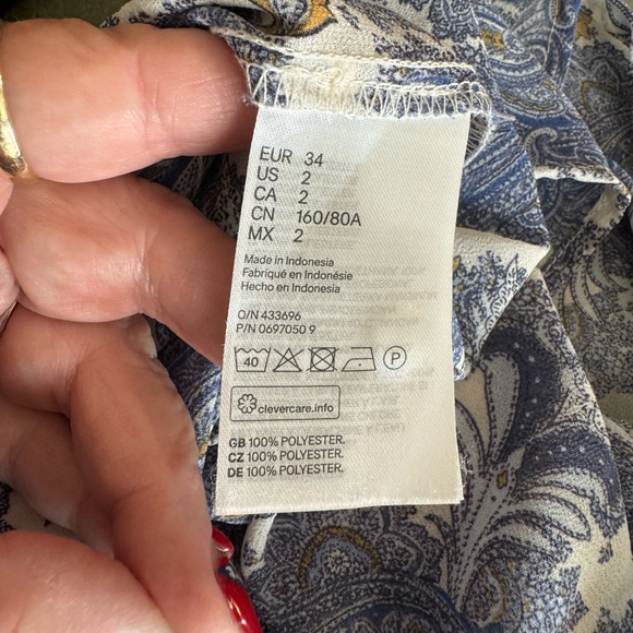 ❤️GAP WOMEN'S BUTTON FLY CARGO STYLE SHORTS  SIZE: `10      #U - Picture 9 of 10